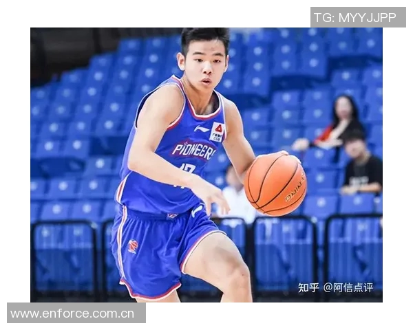 媒体人称赞杨瀚森聪明且心态积极期待他在时间与耐心中成长