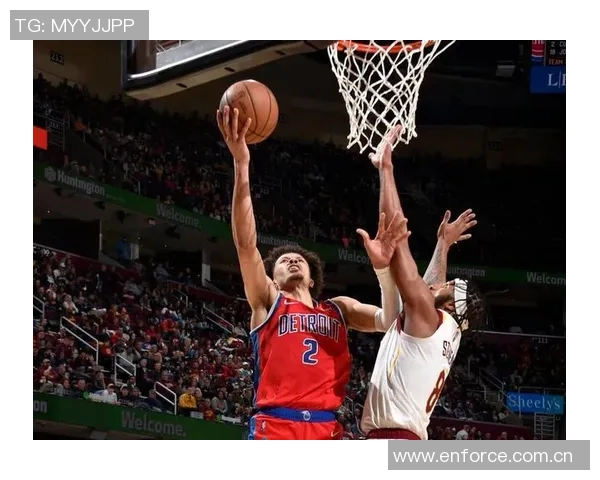 海兰德半场表现抢眼5投3中贡献12分1篮板2助攻1抢断助力全队 海兰德半场表现抢眼5投3中贡献12分1篮板2助攻1抢断助力全队