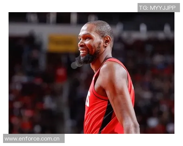 杜兰特谈马刺防守策略称意外包夹需传球精准避免失误 杜兰特谈马刺防守策略称意外包夹需传球精准避免失误