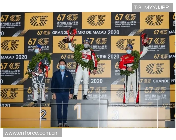 吴柳芳凭借创纪录的236万票荣获直播吧体育女神大赛冠军荣耀加身