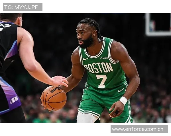 美职篮新赛季东部展望：绿军重建之路与三强争霸的激烈对决