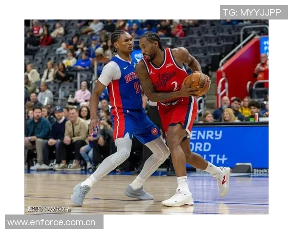 小卡主动要求下场膝盖遭科林斯重击引发关注