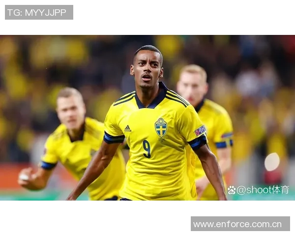 约克雷斯荣膺欧国联最佳射手奖杯以9球领跑射手榜展现卓越实力