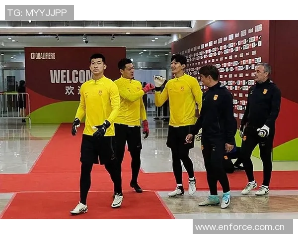 成都蓉城奥地利籍守门员教练汉斯正式加盟北京国安引发球迷热议